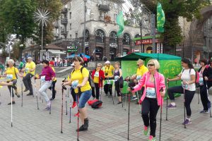 Скандинвська ходьба людям будь-якого віку